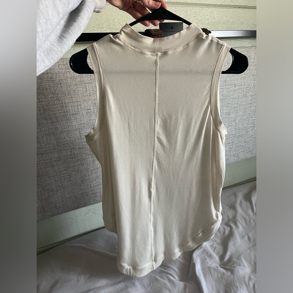 Lulu Lemon Tank Top - Picture 3 of 3